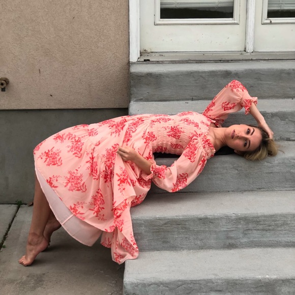 Elegant Pink Floral Dress - Picture 2 of 5